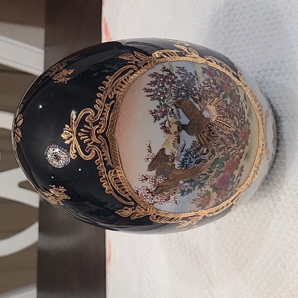 Vintage Asian Porcelain Limoges egg.